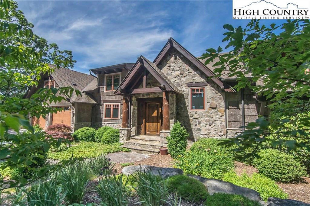 Image number 1 for the current listing