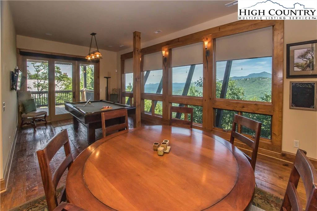 Image number 7 for the current listing