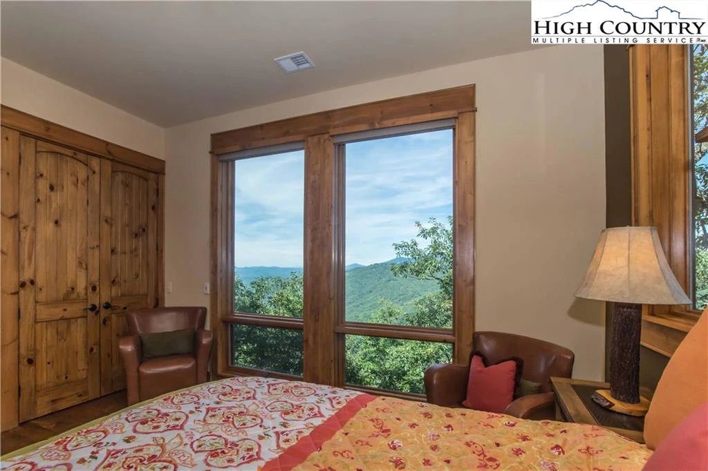 Image number 12 for the current listing