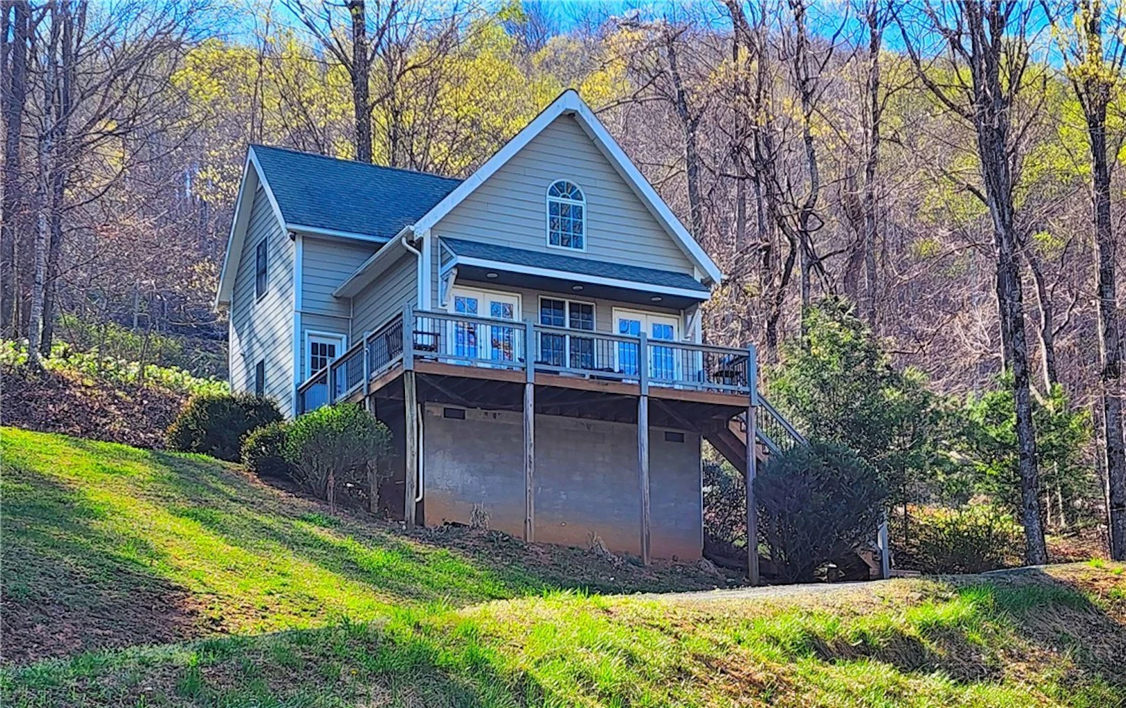 Image number 1 for the current listing
