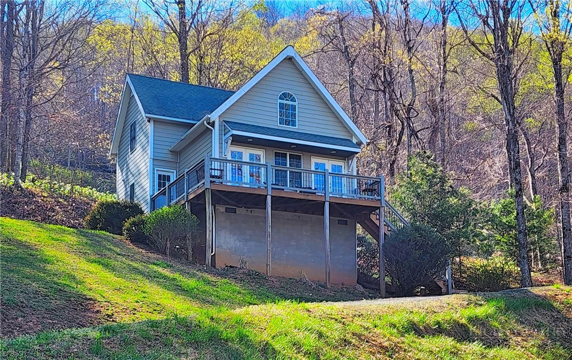 Image number 1 for the current listing