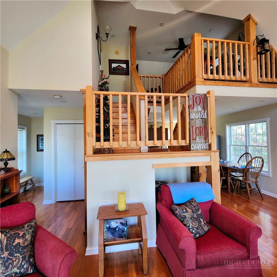 Image number 8 for the current listing