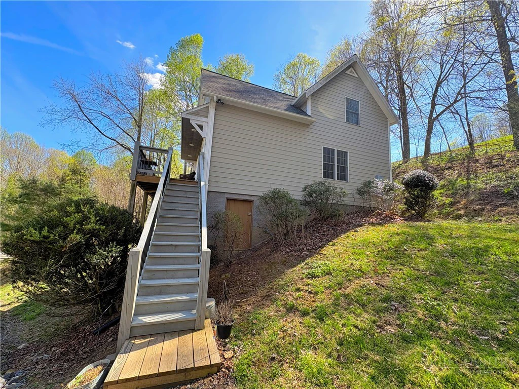 Image number 4 for the current listing