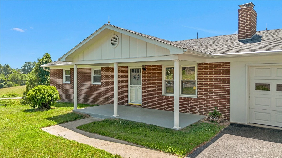 Image number 3 for the current listing