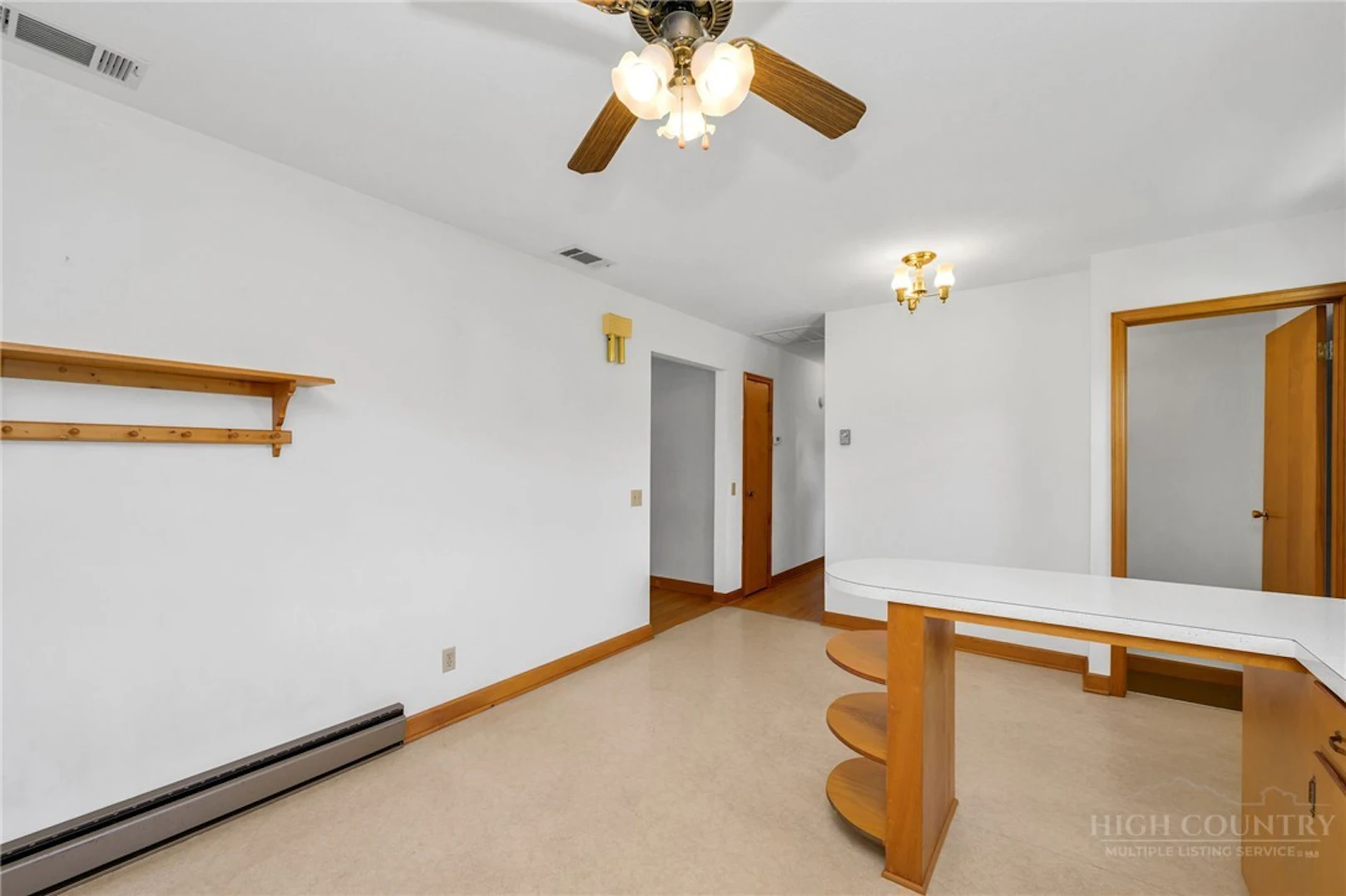 Image number 15 for the current listing