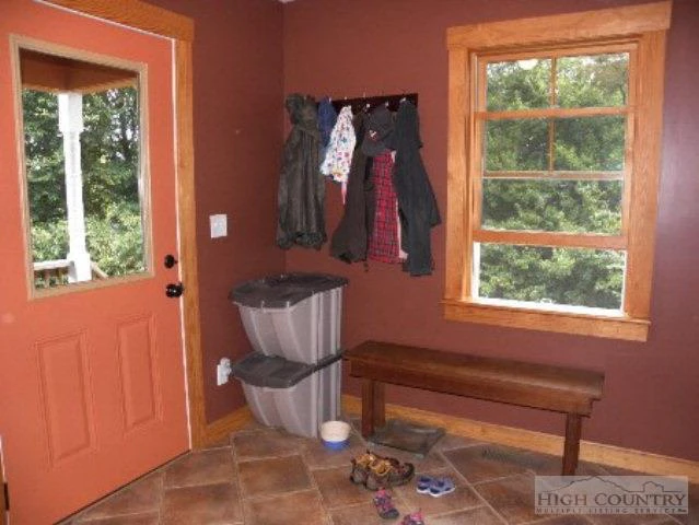 Image number 13 for the current listing