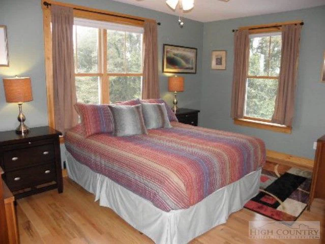 Image number 6 for the current listing