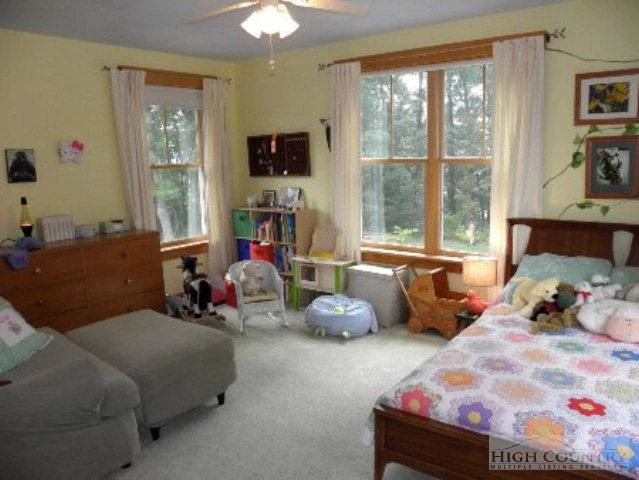 Image number 8 for the current listing