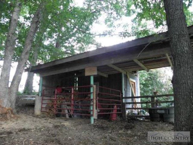 Image number 12 for the current listing