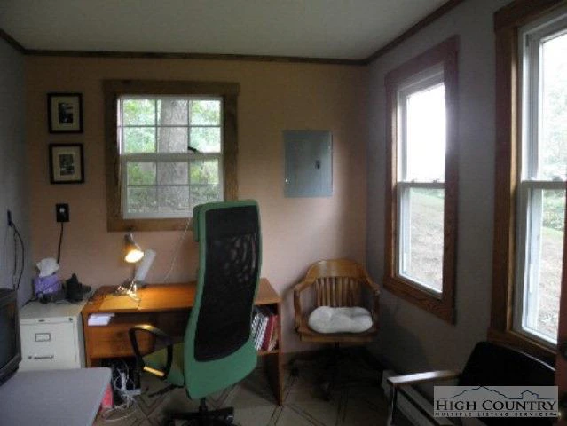 Image number 14 for the current listing