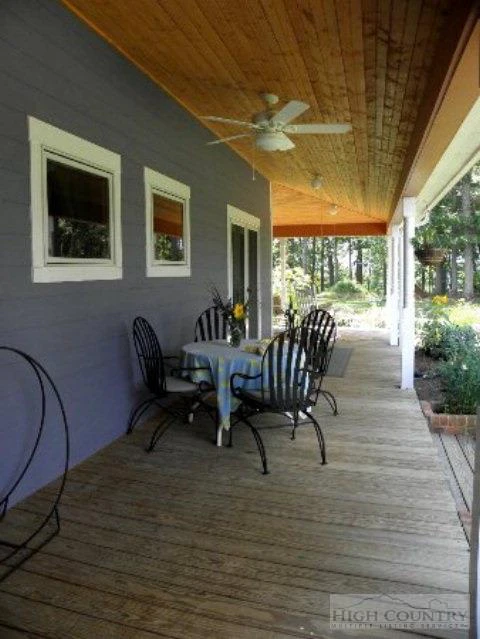 Image number 23 for the current listing