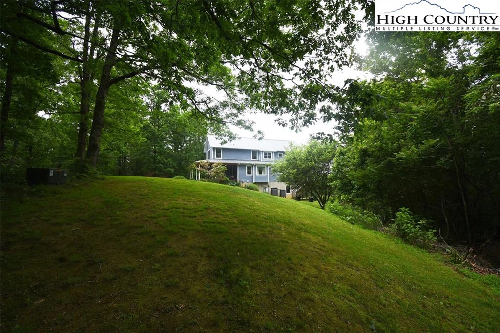 Image number 10 for the current listing