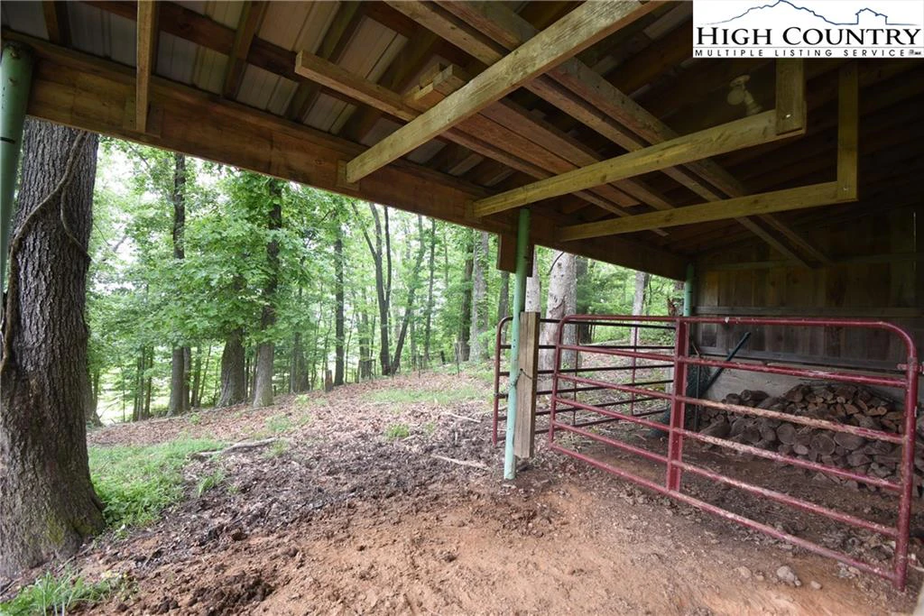 Image number 18 for the current listing