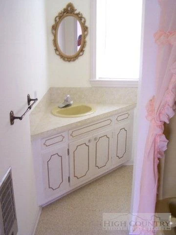 Image number 5 for the current listing