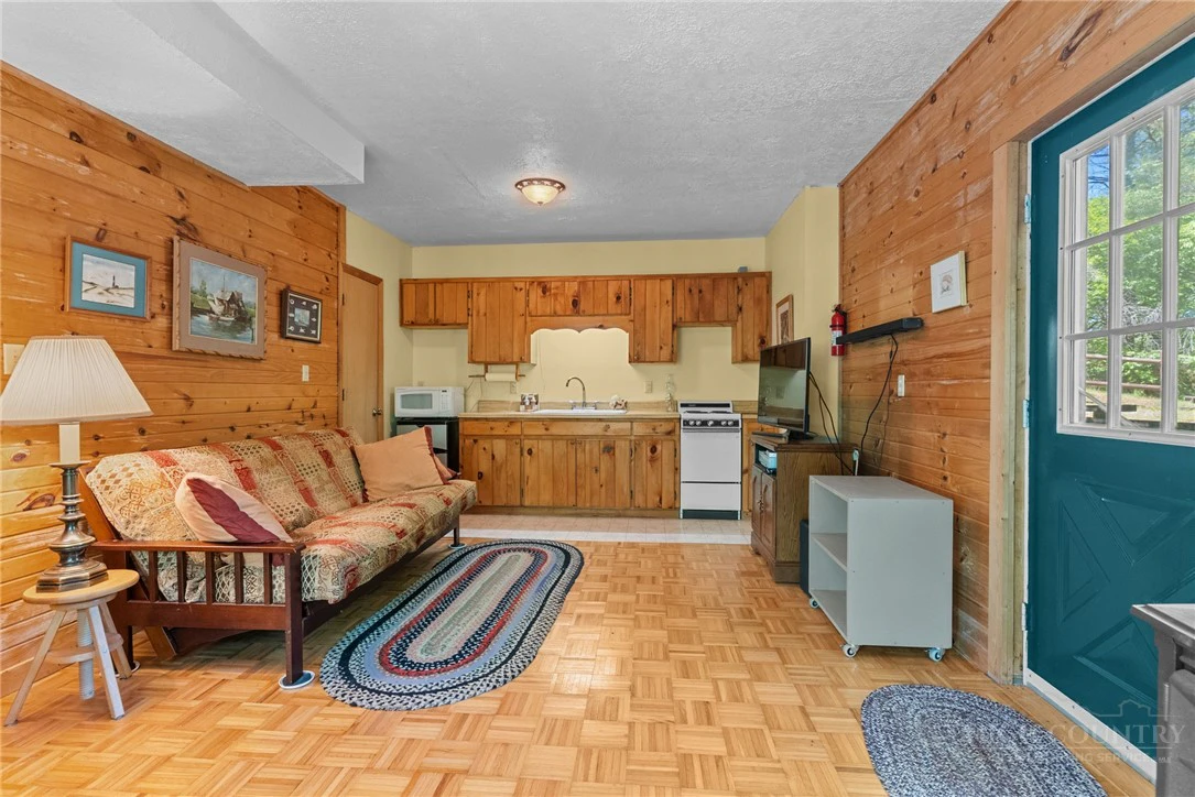 Image number 2 for the current listing