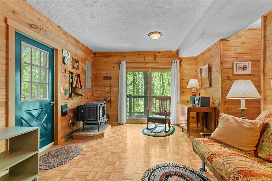 Image number 11 for the current listing