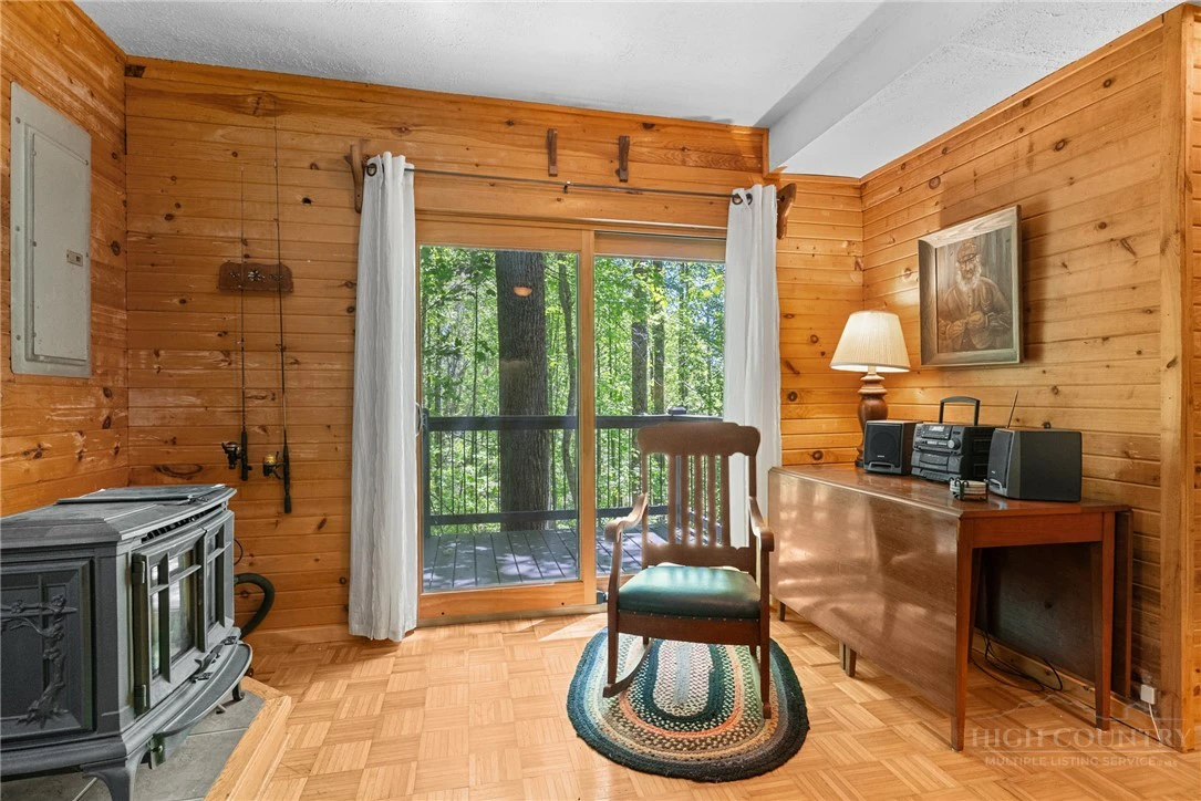 Image number 12 for the current listing