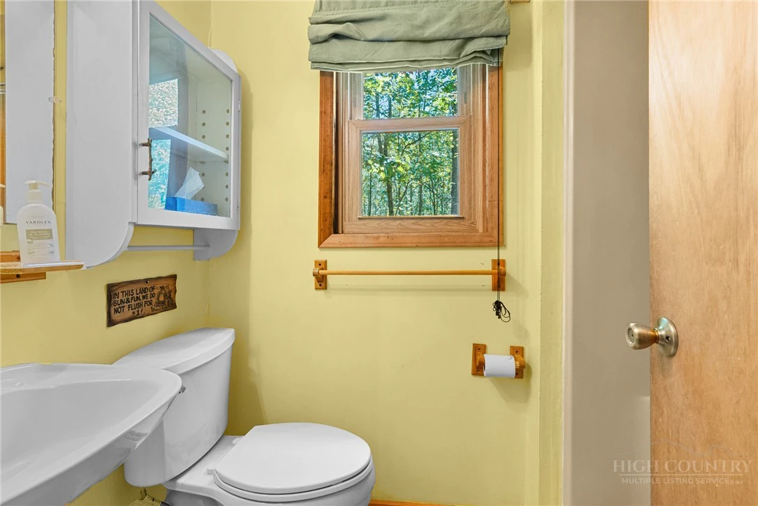 Image number 15 for the current listing
