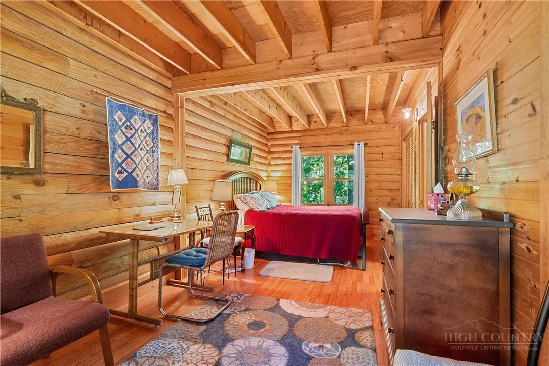 Image number 3 for the current listing