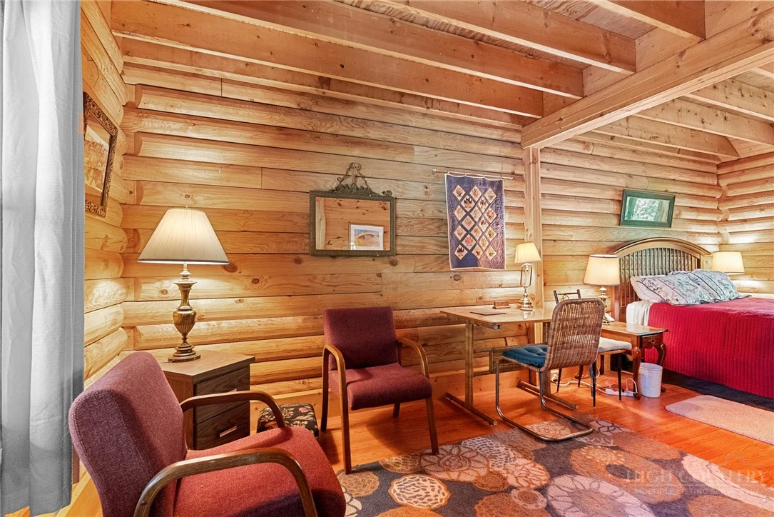 Image number 4 for the current listing