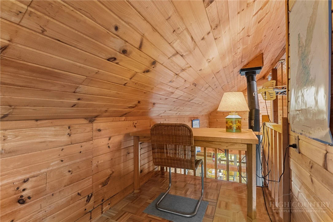 Image number 8 for the current listing