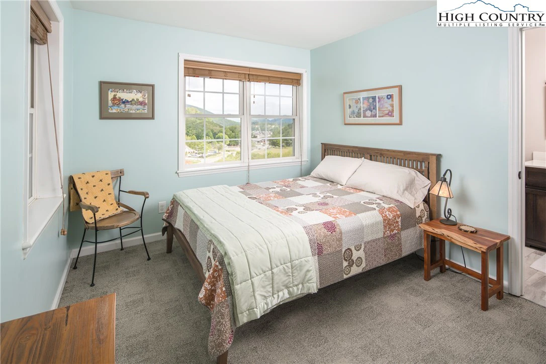 Image number 8 for the current listing