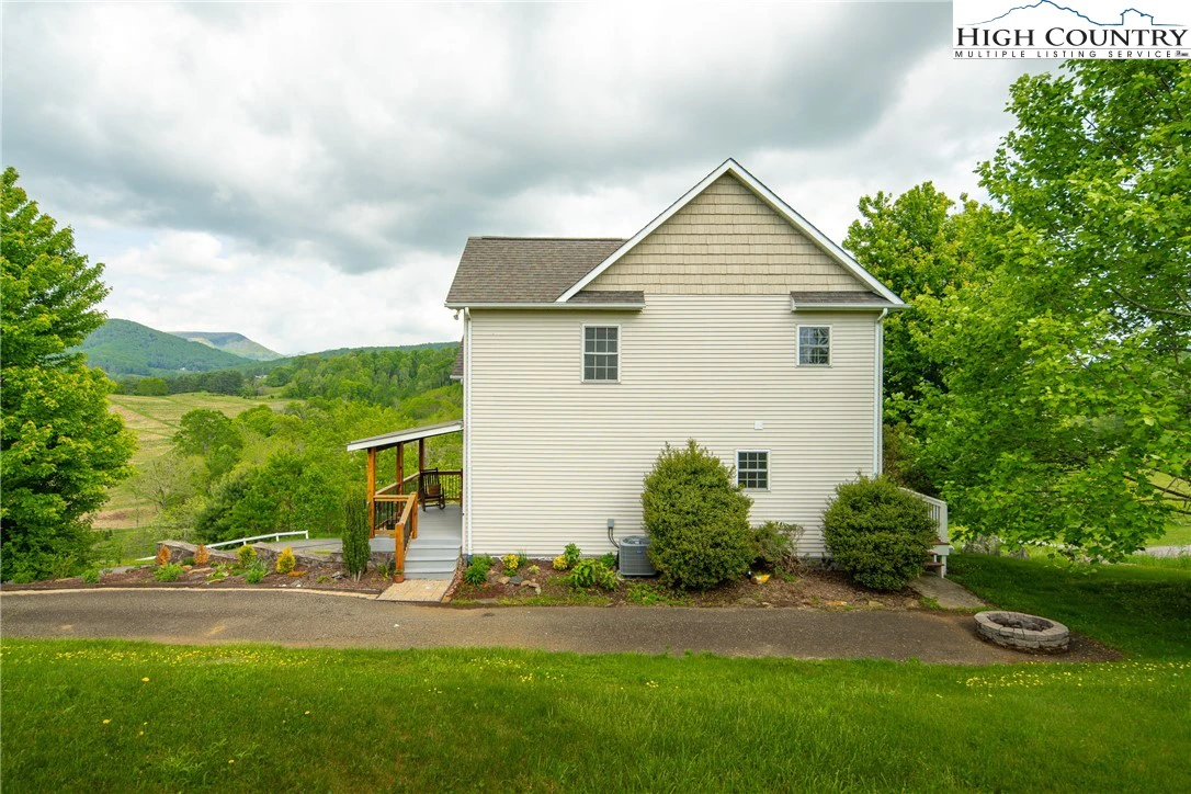 Image number 18 for the current listing