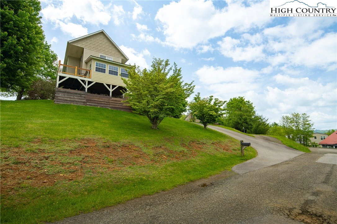 Image number 20 for the current listing