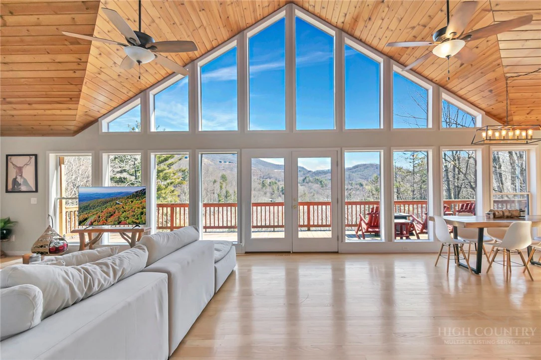 Image number 7 for the current listing