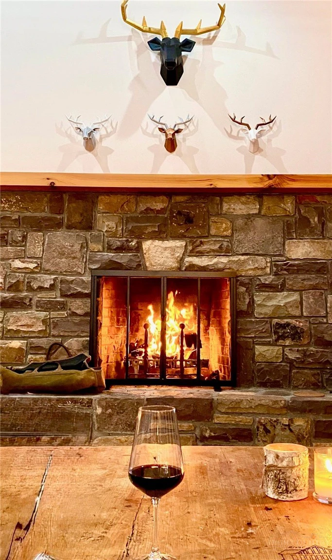 Image number 10 for the current listing