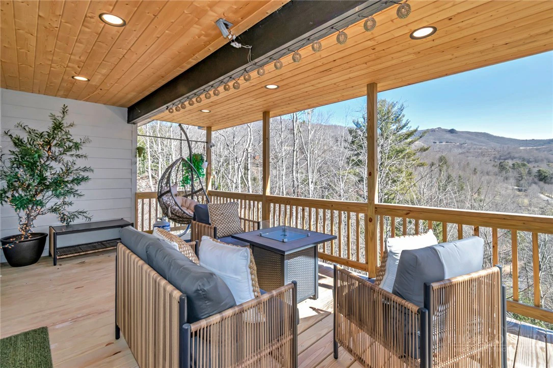 Image number 18 for the current listing