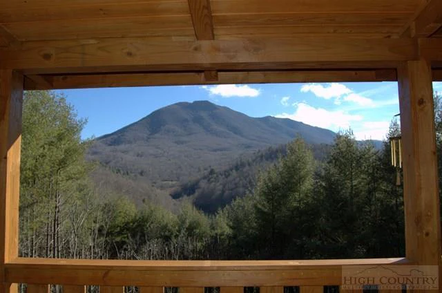 Image number 22 for the current listing