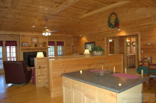 Image number 7 for the current listing