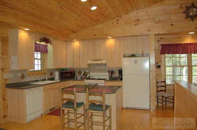Image number 3 for the current listing