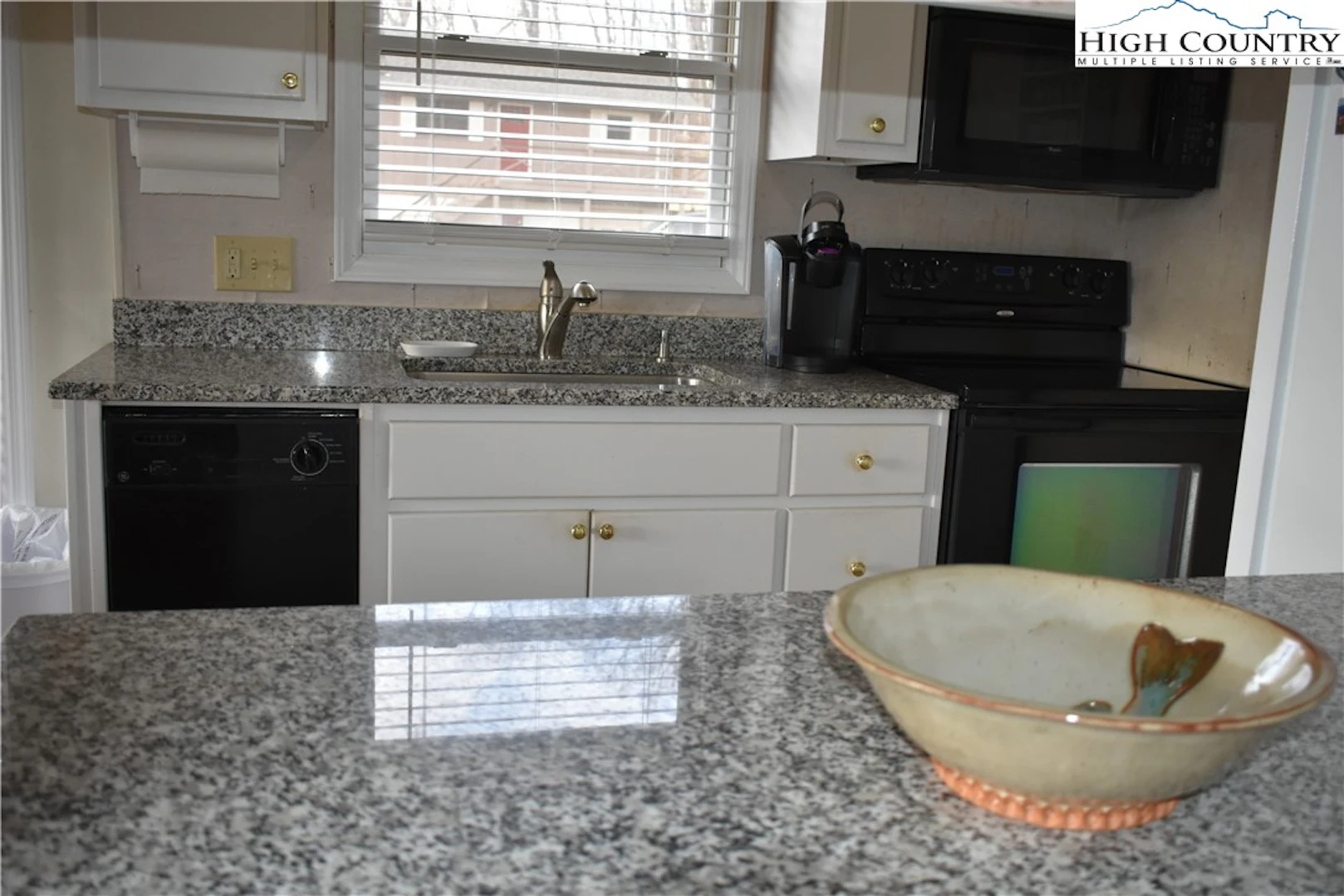 Image number 2 for the current listing