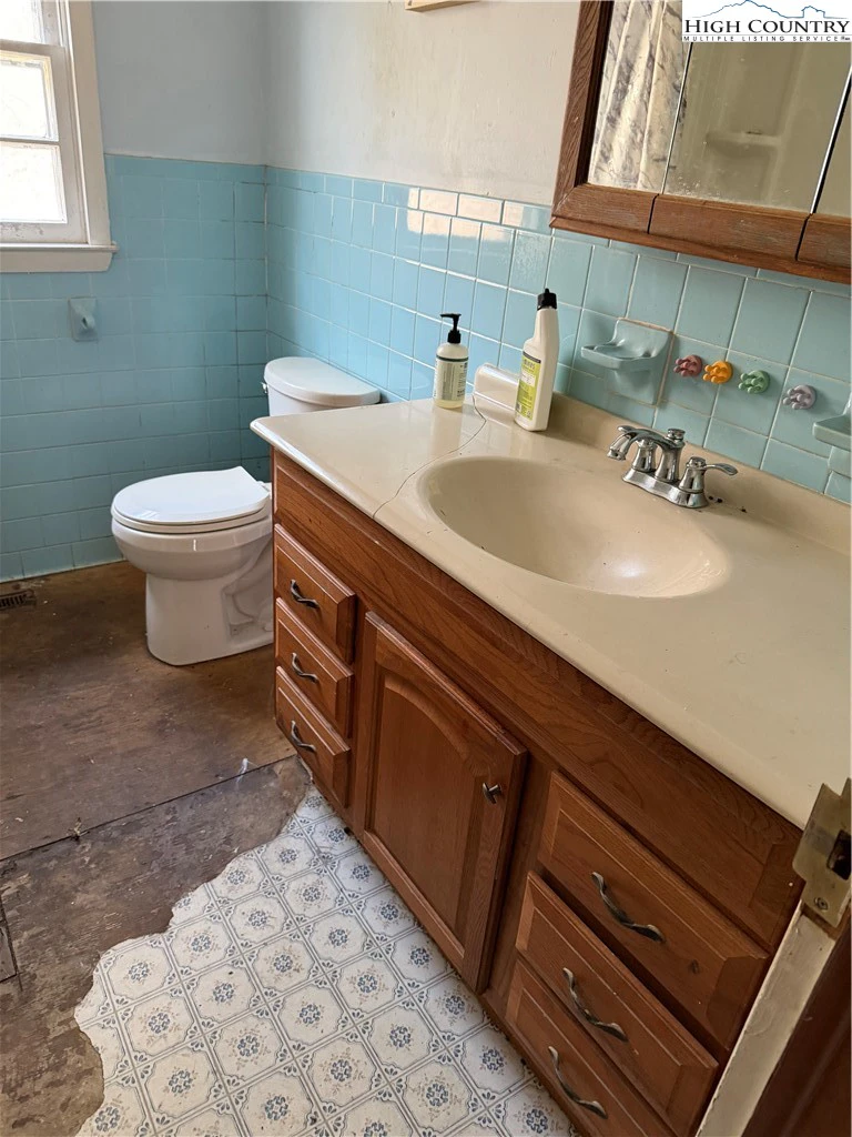 Image number 6 for the current listing