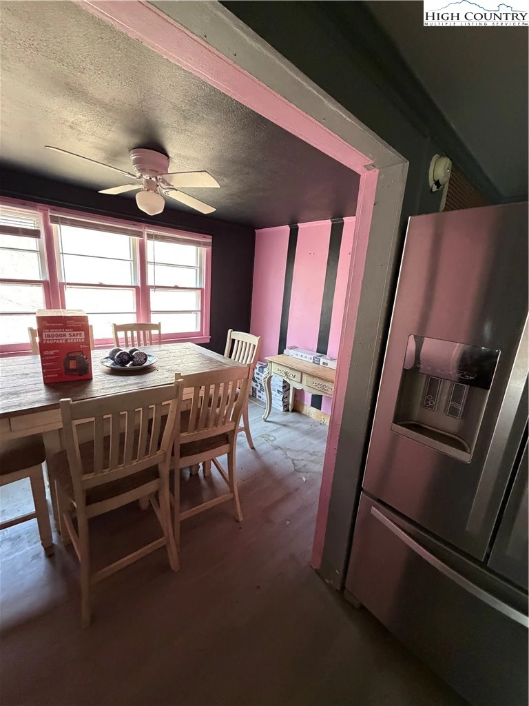 Image number 2 for the current listing