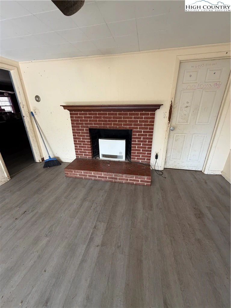 Image number 12 for the current listing