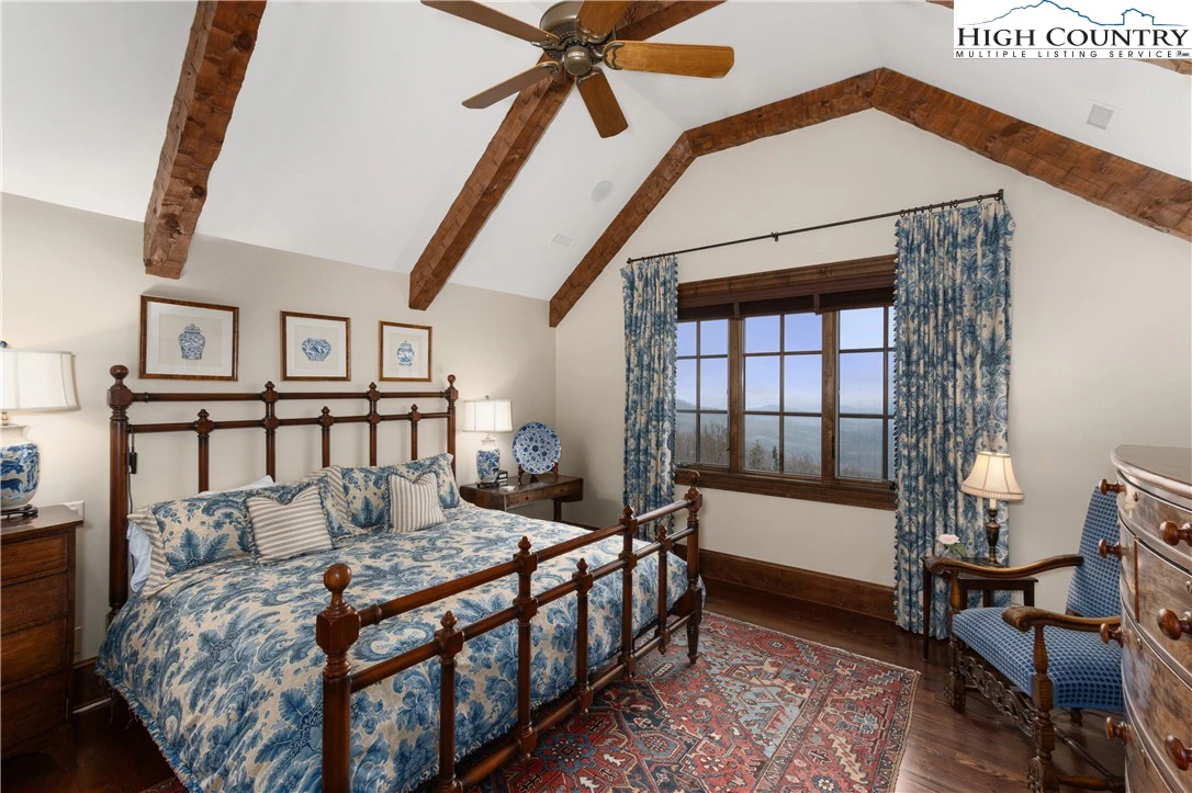 Image number 7 for the current listing