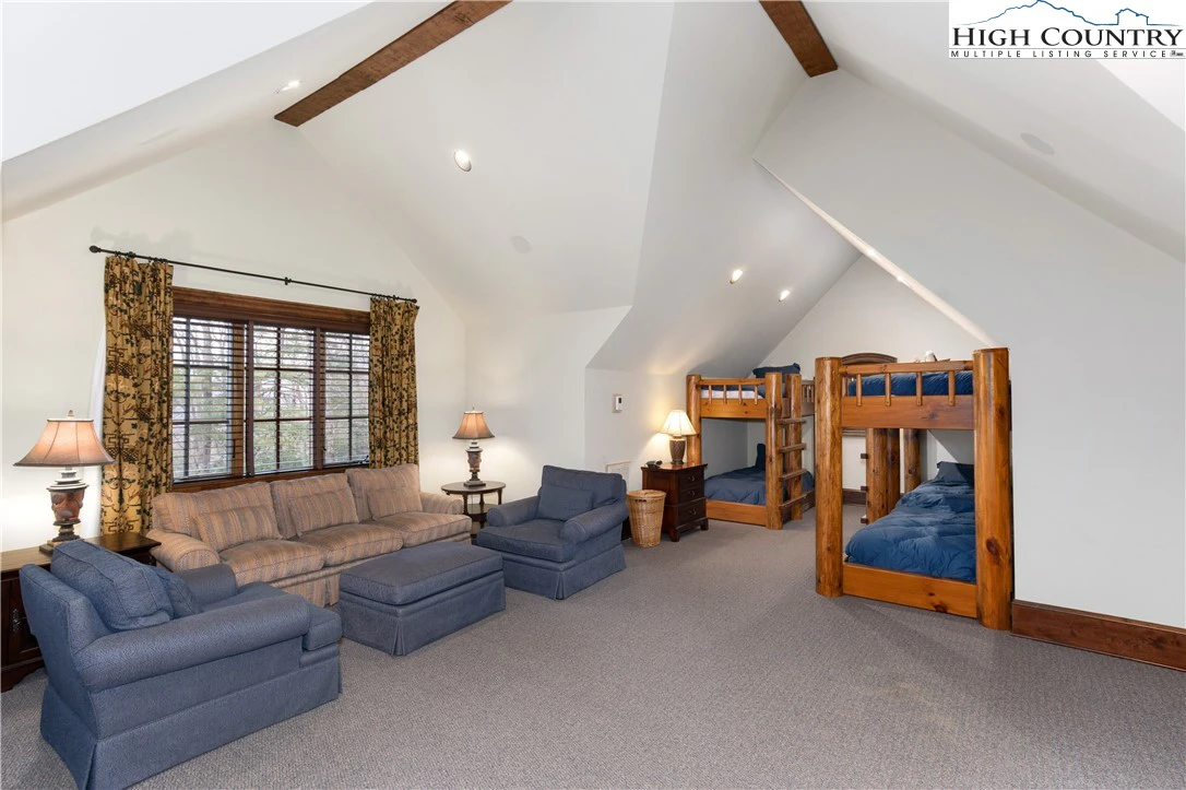 Image number 9 for the current listing