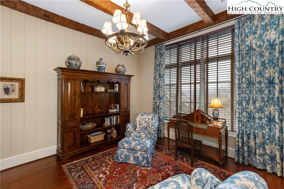 Image number 6 for the current listing