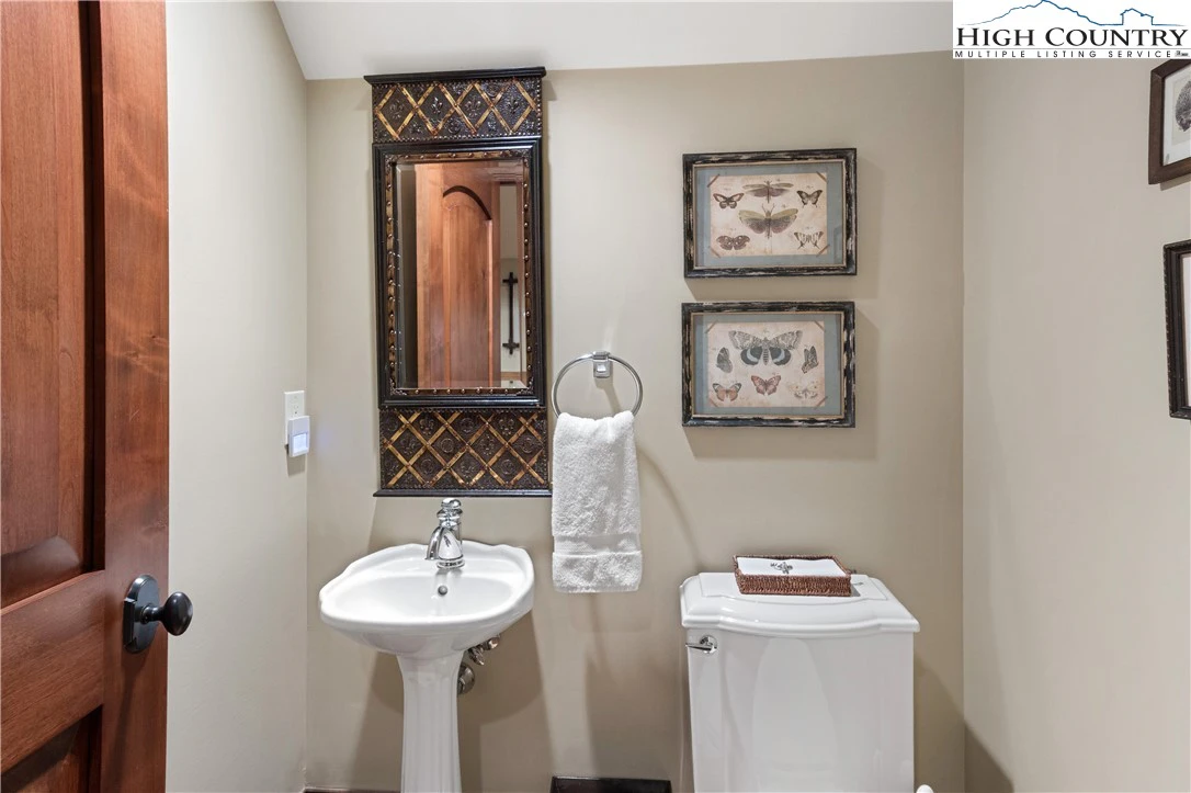 Image number 10 for the current listing
