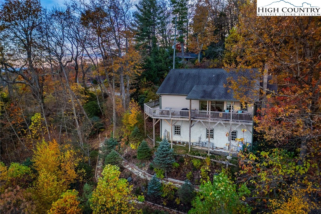 Image number 21 for the current listing