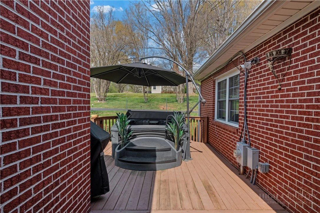 Image number 10 for the current listing