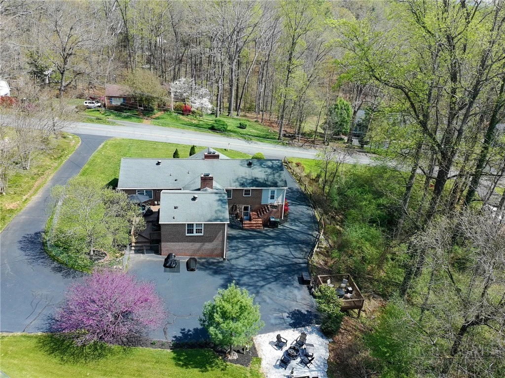 Image number 19 for the current listing
