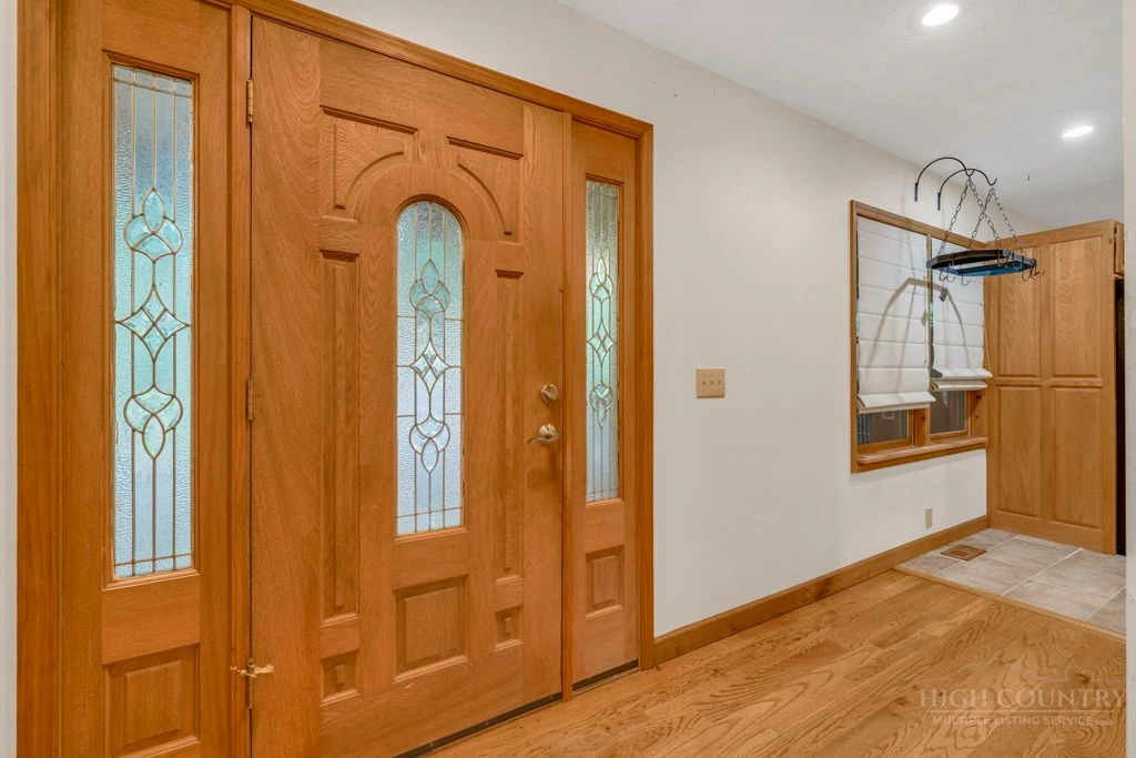 Image number 6 for the current listing