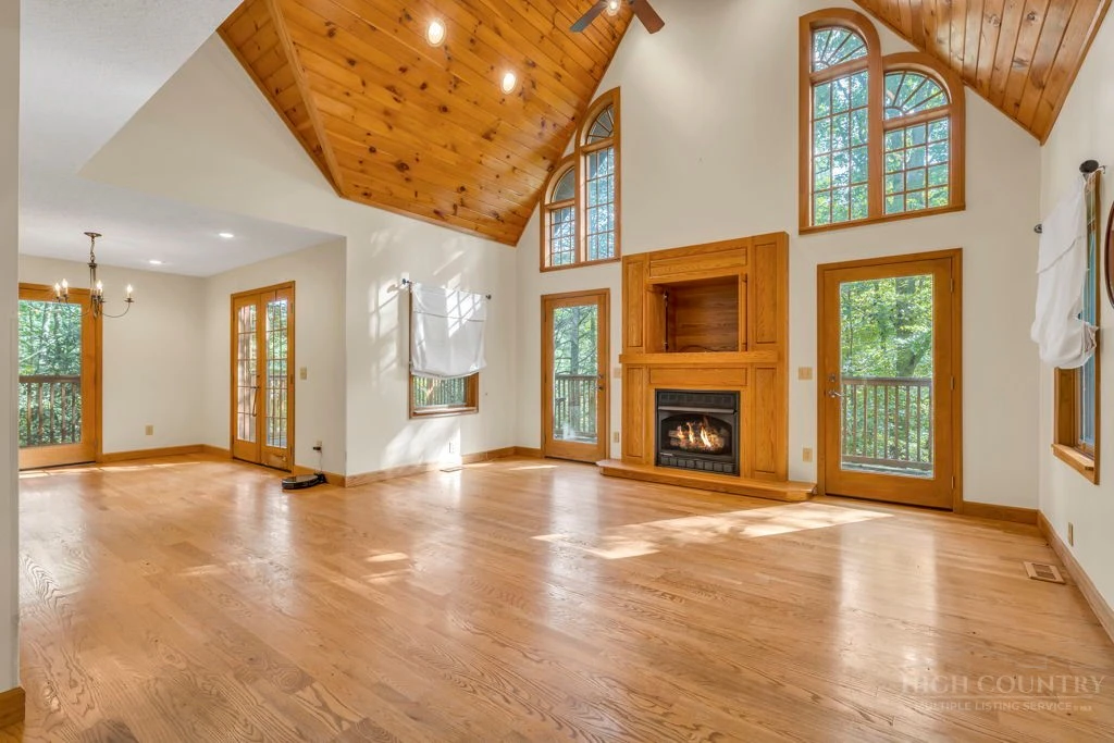 Image number 7 for the current listing