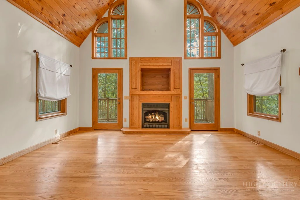 Image number 10 for the current listing