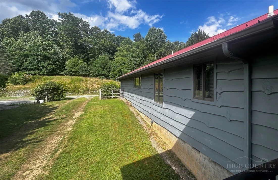 Image number 7 for the current listing
