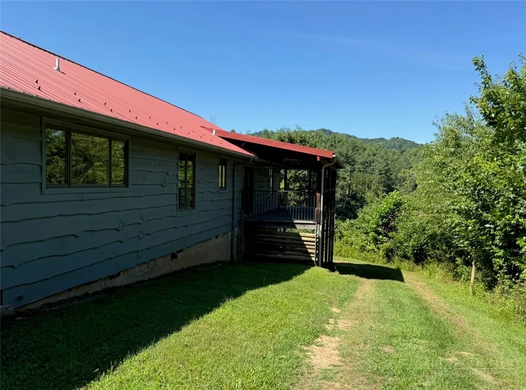 Image number 8 for the current listing